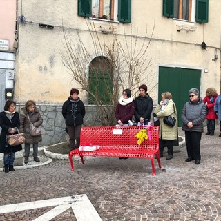 Altare: inaugurata oggi la "panchina rossa" contro la violenza sulle donne