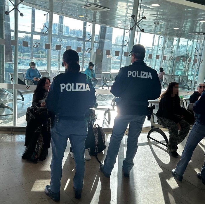 Fermato alla stazione di Savona con e-bike rubata e attrezzo da scasso: deferito un uomo senza fissa dimora Fermato alla stazione di Savona con e-bike rubata e attrezzo da scasso: deferito un uomo senza fissa dimora