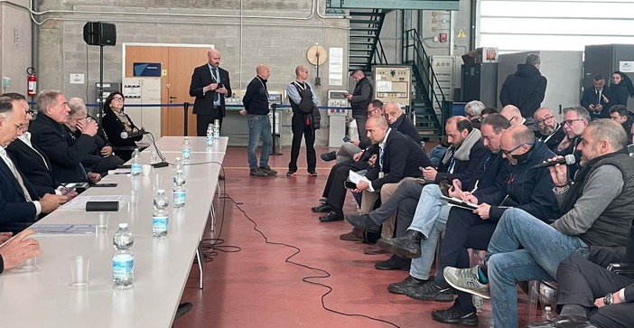 Piaggio Aero, Fiom Cgil Savona: "Utile, ma non esaustivo l'incontro con il Ministro Urso. Troppi aspetti restano da chiarire" Piaggio Aero, Fiom Cgil Savona: "Utile, ma non esaustivo l'incontro con il Ministro Urso. Troppi aspetti restano da chiarire"