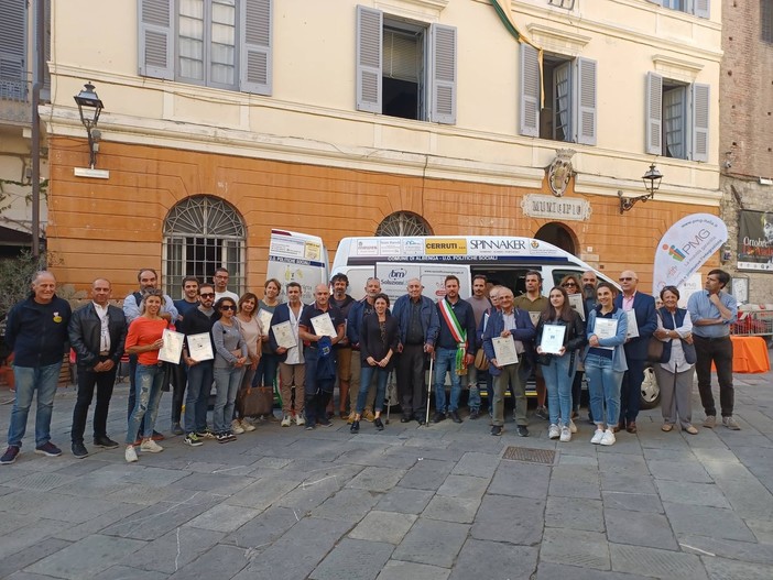Per il Comune di Albenga un nuovo mezzo per il trasporto di persone con disabilità motoria (FOTO)