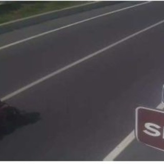 Spotorno, le telecamere di videosorveglianza "braccano" il bagnino piromane. Il sindaco Fiorini: "Importante aver migliorato la qualità delle immagini"