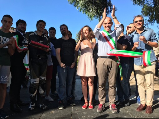 Nuova vita per Piazza Europa ad Albenga grazie all'area sportiva attrezzata per Calisthenics e Street Workout
