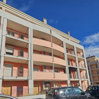 Albenga, verso la riqualificazione le palazzine di via Milano: nuova proprietà e guardiania h24