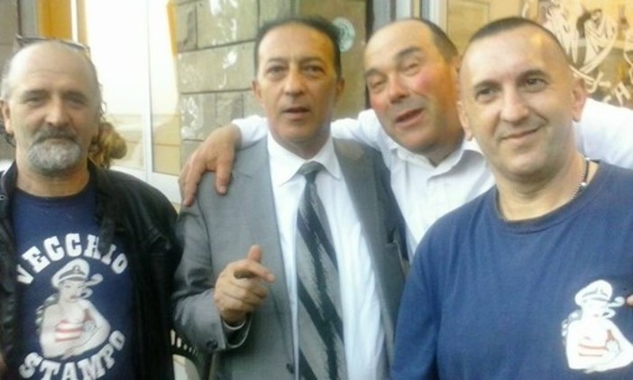Savona, la Gradinata Perachino ricorda l'ex presidente biancoblù Bettino Piro: "Addolorati da questa notizia, siamo vicini alla famiglia"