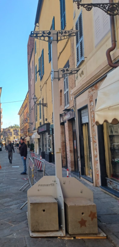 Albenga, nel centro storico tornano le proiezioni architetturali per Natale Albenga, nel centro storico tornano le proiezioni architetturali per Natale