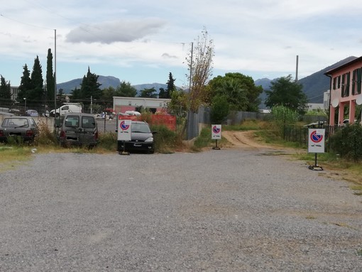 Albenga: il Comune ripristina il parcheggio sterrato alle Rapalline Albenga: il Comune ripristina il parcheggio sterrato alle Rapalline
