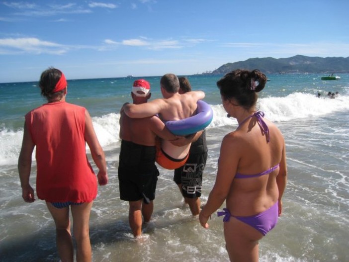 Diritto al mare per i disabili: mancano gli sponsor privati, il Comune interviene per lo "Scaletto senza scalini" Diritto al mare per i disabili: mancano gli sponsor privati, il Comune interviene per lo "Scaletto senza scalini"