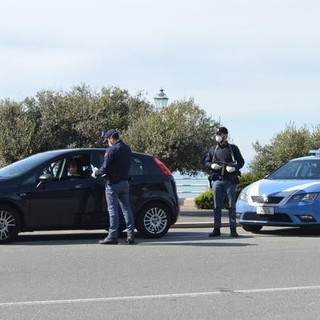 Italia, sarà un Natale da zona rossa: il calendario dei divieti