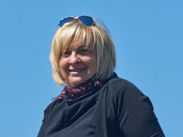 Albenga, Perrone: "La bussola all’ingresso di Palazzo Civico prioritaria per risparmio energetico e decoro" Albenga, Perrone: "La bussola all’ingresso di Palazzo Civico prioritaria per risparmio energetico e decoro"
