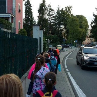 A Carcare è ripartito il Piedibus: 50 bambini, 20 volontari e 4 linee