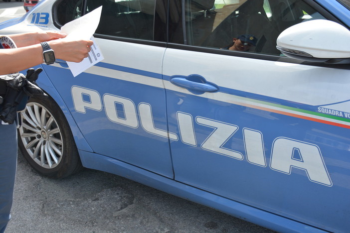 Albenga, pattuglione della polizia di stato: controllati 400 veicoli con il sistema Mercurio