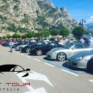 Le Porsche "invadono" Alassio con il Gt Tour Italia