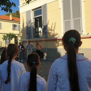 Primi giorni di scuola a Pietra Ligure, il saluto dell'amministrazione comunale: "Quest’anno inizia con il sorriso" (FOTO) Primi giorni di scuola a Pietra Ligure, il saluto dell'amministrazione comunale: "Quest’anno inizia con il sorriso" (FOTO)