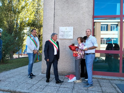 Per i 50 anni della società di Pallavolo, Carcare dedica il palazzetto dello sport a Stefano Ticineto Per i 50 anni della società di Pallavolo, Carcare dedica il palazzetto dello sport a Stefano Ticineto