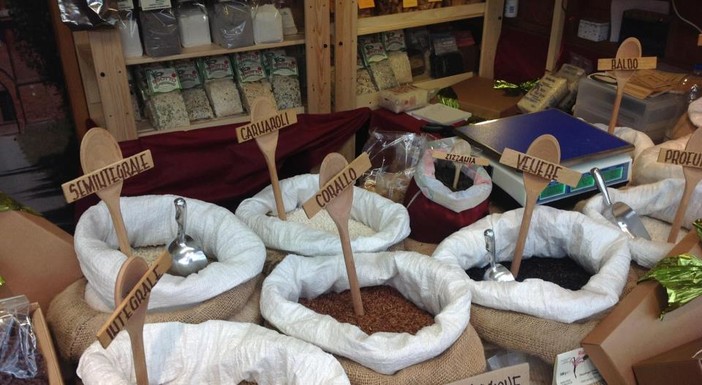 A Savona ritorna la mostra mercato "Paesi e Sapori" A Savona ritorna la mostra mercato "Paesi e Sapori"