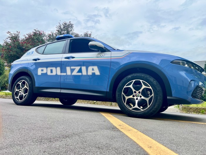 Arresto per tentata estorsione e ricettazione a Savona, decisivo l'intervento delle volanti Arresto per tentata estorsione e ricettazione a Savona, decisivo l'intervento delle volanti