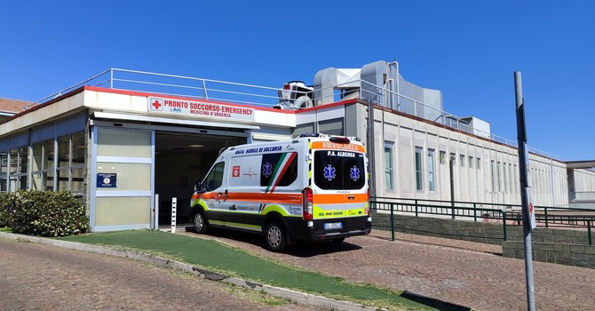 Alassio, cade dalla finestra, un uomo di 41 anni grave a Santa Corona