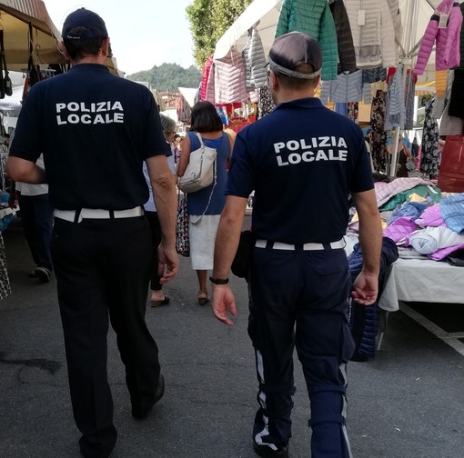 Carcare, attivato il servizio di prossimità della polizia locale: punto di collegamento tra i cittadini e gli agenti per le segnalazioni Carcare, attivato il servizio di prossimità della polizia locale: punto di collegamento tra i cittadini e gli agenti per le segnalazioni