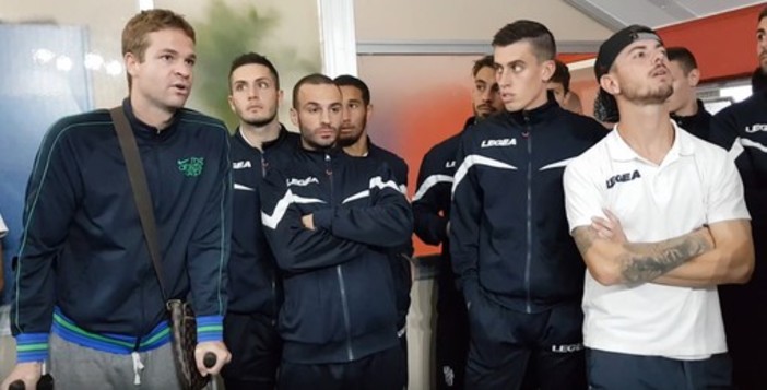 Calcio, Savona. Clamorosa protesta dei giocatori nei confronti della società: "Ora vogliamo i fatti" (VIDEO) Calcio, Savona. Clamorosa protesta dei giocatori nei confronti della società: "Ora vogliamo i fatti" (VIDEO)