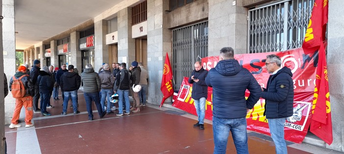 Piaggio Aero, sindacati in pressing su commissari e Governo: "Situazione preoccupante, vogliamo chiarezza sul futuro industriale"