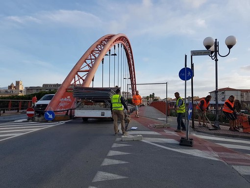 Albenga, il sindaco Tomatis: "Dalla prossima settimana sarà ripristinato il doppio senso di marcia sul Ponte Viveri"