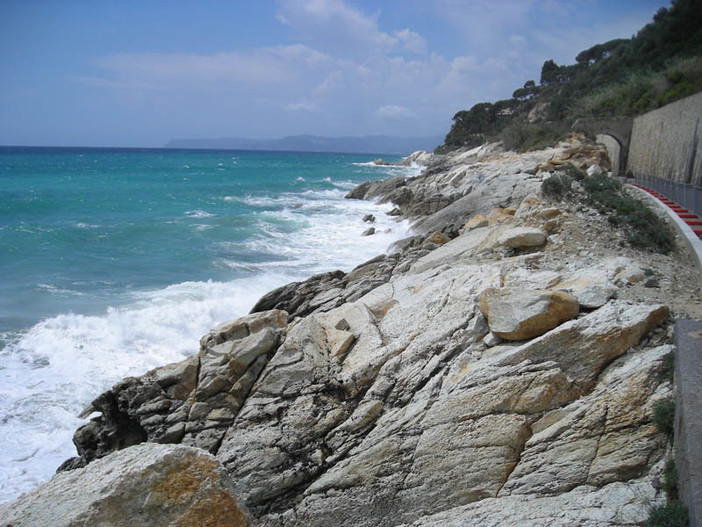 I Gianchi e i Neigri tra Varazze e Cogoleto I Gianchi e i Neigri tra Varazze e Cogoleto