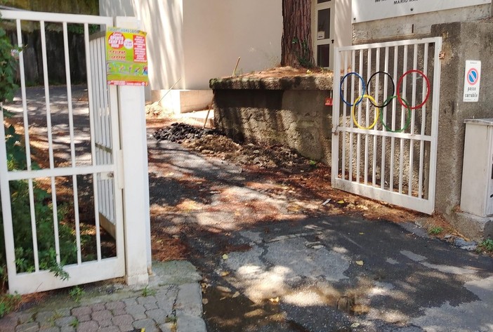 Savona, operai al lavoro dalla Palestra del Coni per una perdita d'acqua