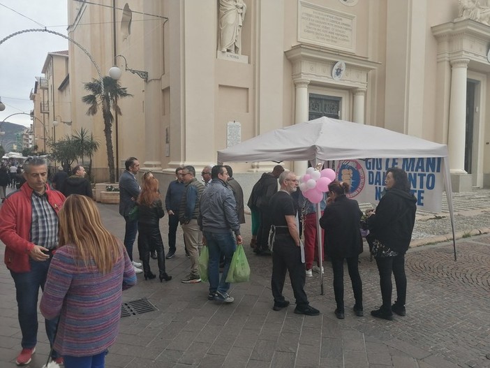 Anche il circolo Pd di Pietra al presidio per il Punto Nascite del Santa Corona: "Nel pieno rispetto di chi si batte per una causa comune, senza strumentalizzazioni politiche" Anche il circolo Pd di Pietra al presidio per il Punto Nascite del Santa Corona: "Nel pieno rispetto di chi si batte per una causa comune, senza strumentalizzazioni politiche"
