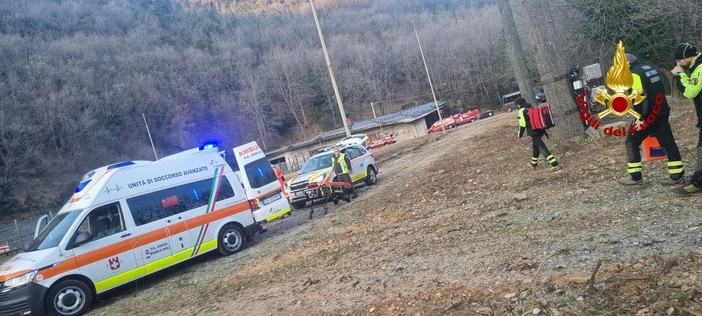 Precipita col parapendio a Bergeggi, giovane francese salvato dagli uomini del Nucleo Cinofili Liguria Precipita col parapendio a Bergeggi, giovane francese salvato dagli uomini del Nucleo Cinofili Liguria