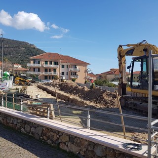 Borgio Verezzi, si lavora al restyling del piazzale antistante al Comune Borgio Verezzi, si lavora al restyling del piazzale antistante al Comune