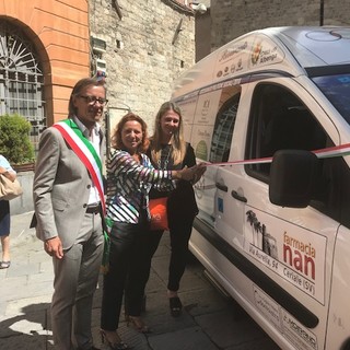 Albenga: inaugurato il nuovo pulmino per i disabili (FOTO)