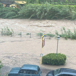 Il Pora esondato lungo la Sp17 "per Calice"