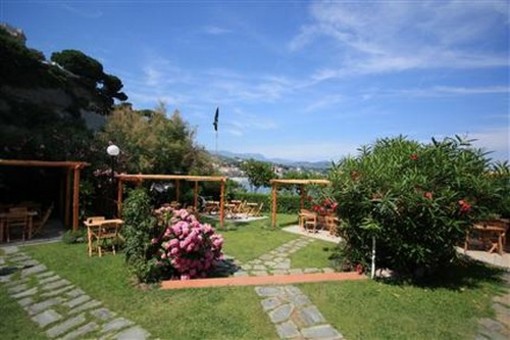 Celle:gipsy jazz dal vivo con apericena e cena al Pitosforo