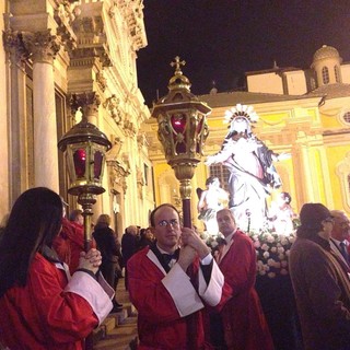 Al via la Processione del Venerdì Santo tra arte, storia e tanti fedeli