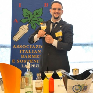 Il finalese Marcello Pelucchi con il cocktail "Latino" conquista la finale nazionale dei barmen