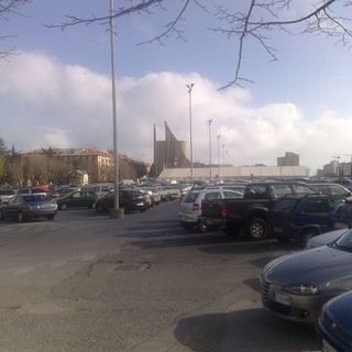 Parcheggio di Piazza del Popolo a Savona, lettera di una nostra lettrice: "Siamo al paradosso"