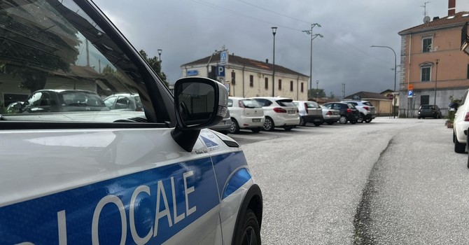 Cairo, due vigilesse investite durante un controllo: la conducente dell'auto si sarebbe allontanata Cairo, due vigilesse investite durante un controllo: la conducente dell'auto si sarebbe allontanata