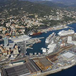 Regione, approvato piano unificato di raccolta e gestione rifiuti prodotti dalle navi e dei residui del carico dei porti di Genova e Savona–Vado