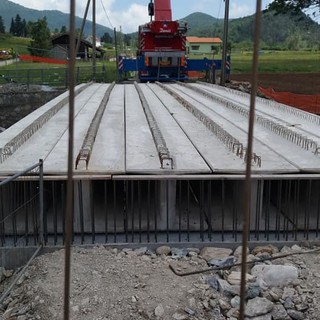 Bardineto, work in progress per la costruzione del nuovo ponte in località Brigneta (FOTO e VIDEO)