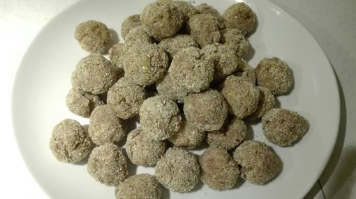 La videoricetta per fare le polpettine di melanzane La videoricetta per fare le polpettine di melanzane