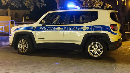 Finale Ligure, denunciato un uomo per guida in stato di ebbrezza e possesso di grimaldelli