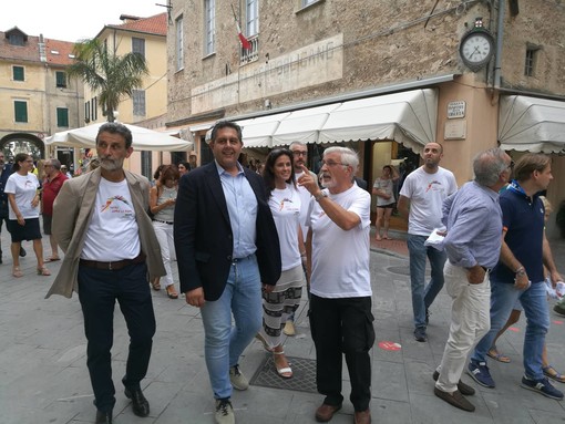 “Una Liguria sopra le righe”: il presidente della Regione Toti in visita a Pietra Ligure “Una Liguria sopra le righe”: il presidente della Regione Toti in visita a Pietra Ligure