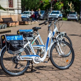 Alassio, si sente male sul molo Bestoso: turista salvata dalla polizia locale