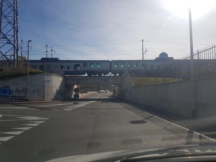 Albenga: giorno di mercato in via Dalmazia, ma forse per l’ultima volta