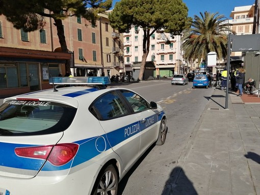 Albenga, straniero senza documenti identificato dalla Polizia Locale. Vannucci: "Peculiare controllo delle persone che ogni giorno arrivano nella nostra città"