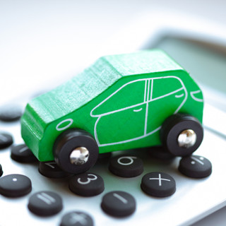 Comprare una macchina a rate: meglio un finanziamento o la concessionaria?