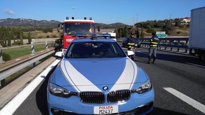 Righello, Barbagallo e Lunardon (Pd): "No alla chiusura dei distaccamenti di polizia stradale di Sanremo e Finale" Righello, Barbagallo e Lunardon (Pd): "No alla chiusura dei distaccamenti di polizia stradale di Sanremo e Finale"