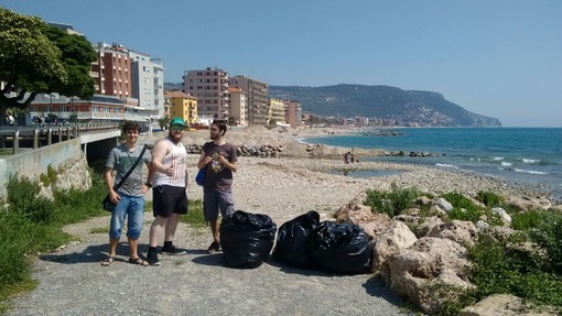 Una foce del Maremola splendente dopo il "Cleanup Day" di Pietra Ligure Una foce del Maremola splendente dopo il "Cleanup Day" di Pietra Ligure