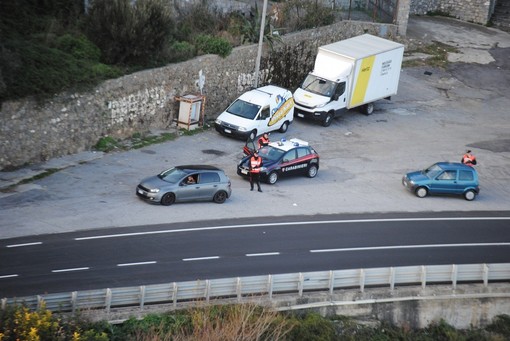 Lite tra stranieri su bus di linea: deferito 40enne marocchino dai carabinieri della compagnia di Alassio