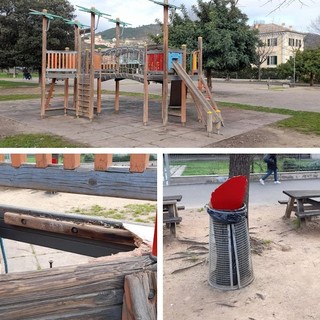 Savona, ancora degrado in piazza delle Nazioni: gioco dei bambini con la pedana divelta